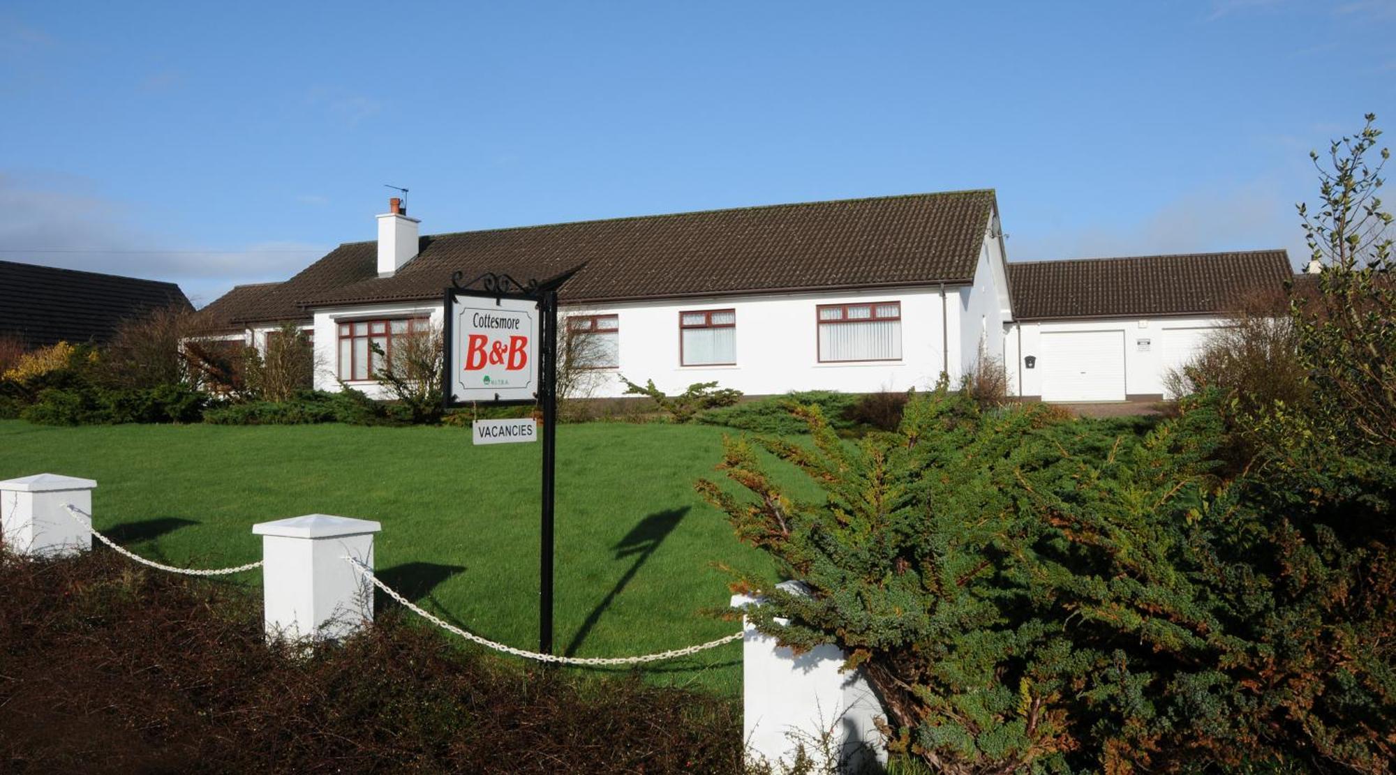 Cottesmore Bed And Breakfast ブッシュミルズ エクステリア 写真